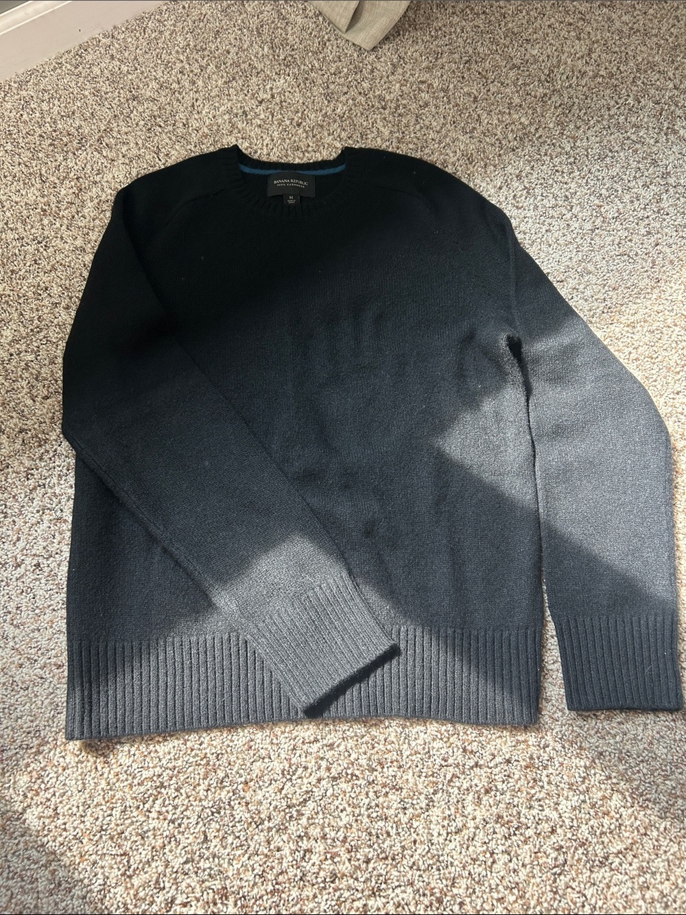 Banana Republic Men’s Black Crewneck 100% Cashmere Sweater